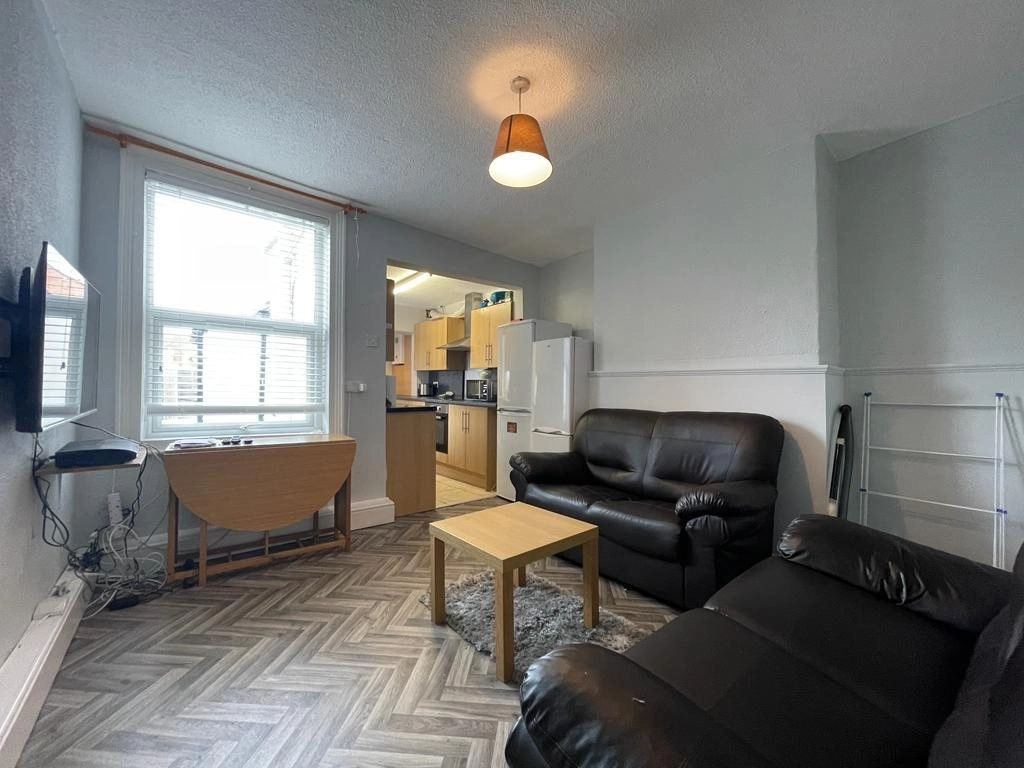 Moor Street, LN1 1PR - 4 Bed - Image 1